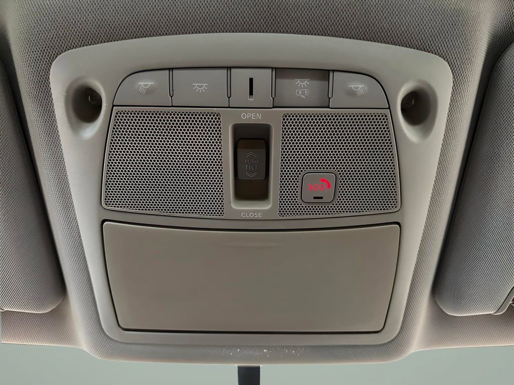 Used 2016 Nissan Rogue SL w/ SL Premium Package image 25