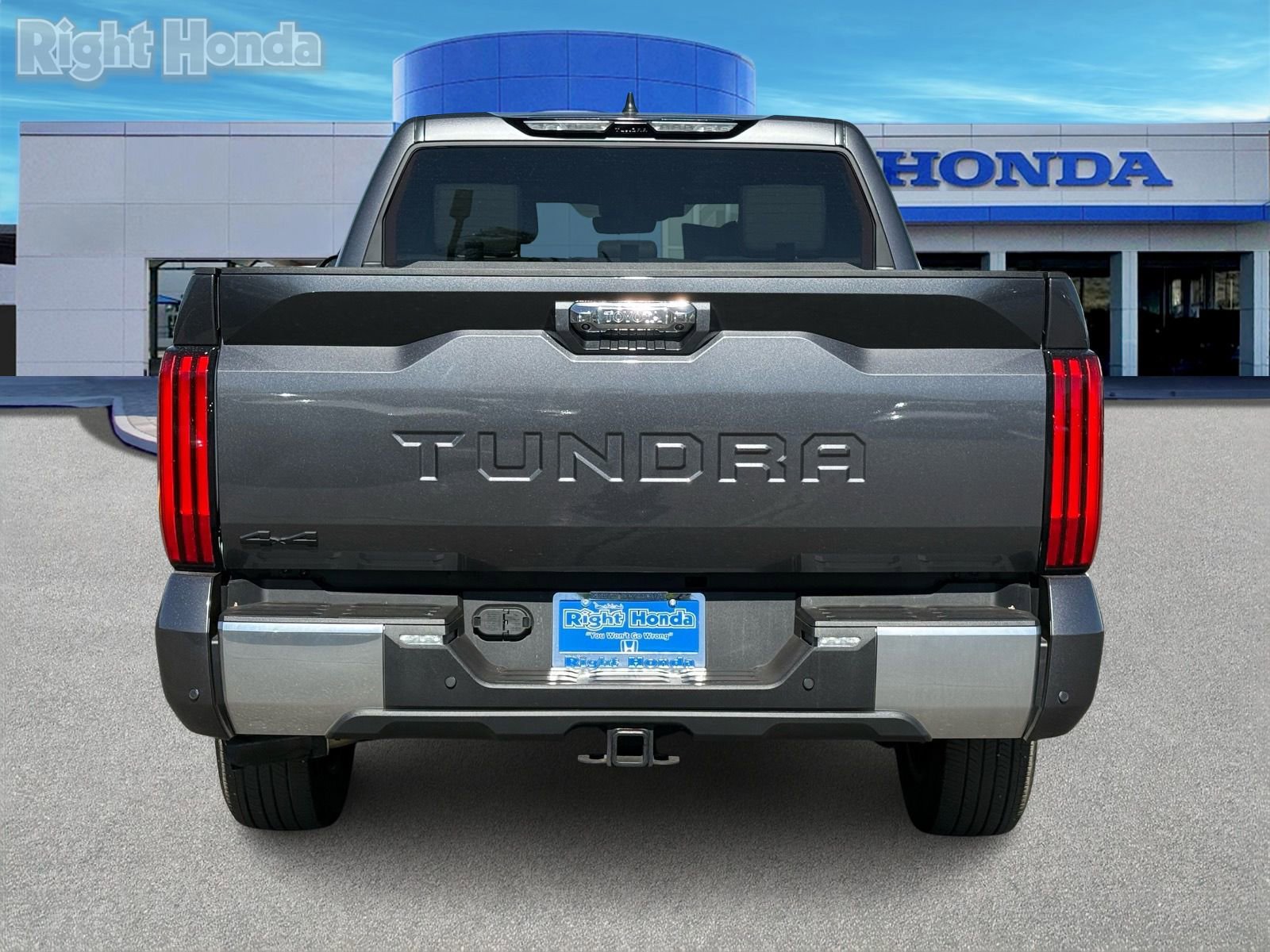 Used 2025 Toyota Tundra Limited AWD/4WD image 7