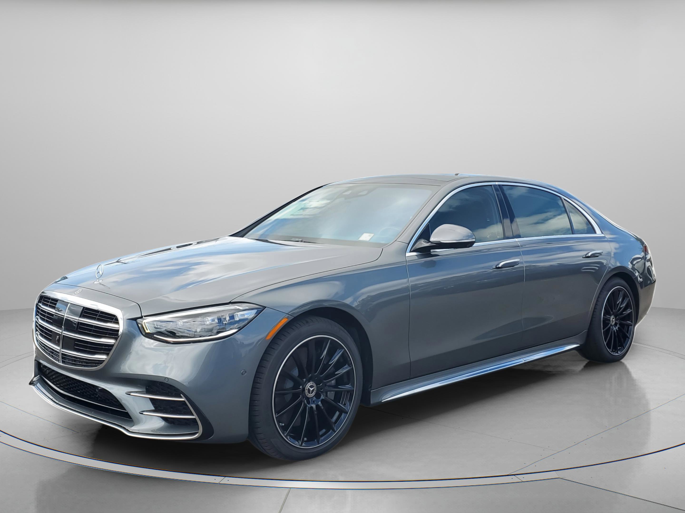 Used 2026 Mercedes-Benz S 580 4MATIC Sedan image 2