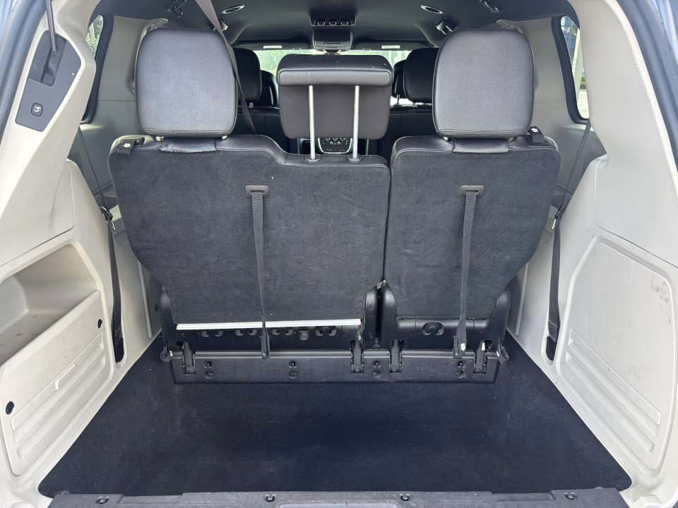 Used 2019 Dodge Grand Caravan SXT FWD image 23