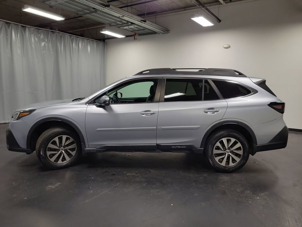 Used 2021 Subaru Outback Premium image 5
