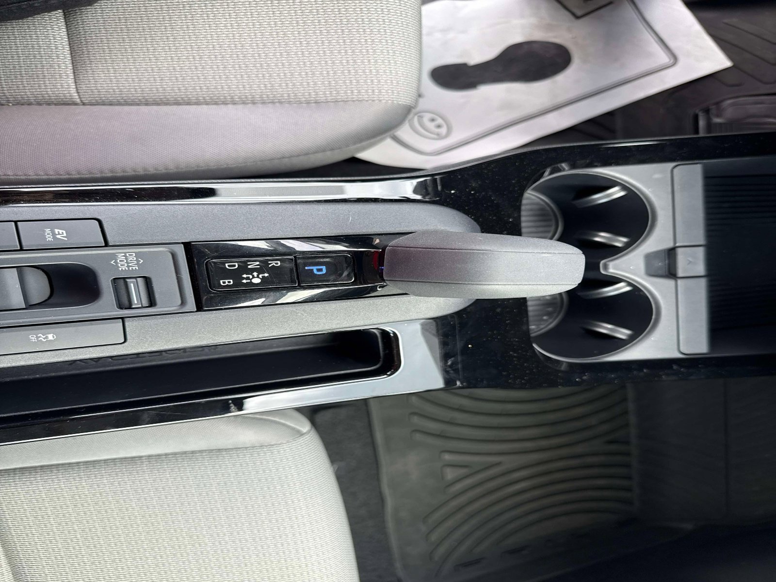 Used 2026 Toyota Prius LE FWD image 24
