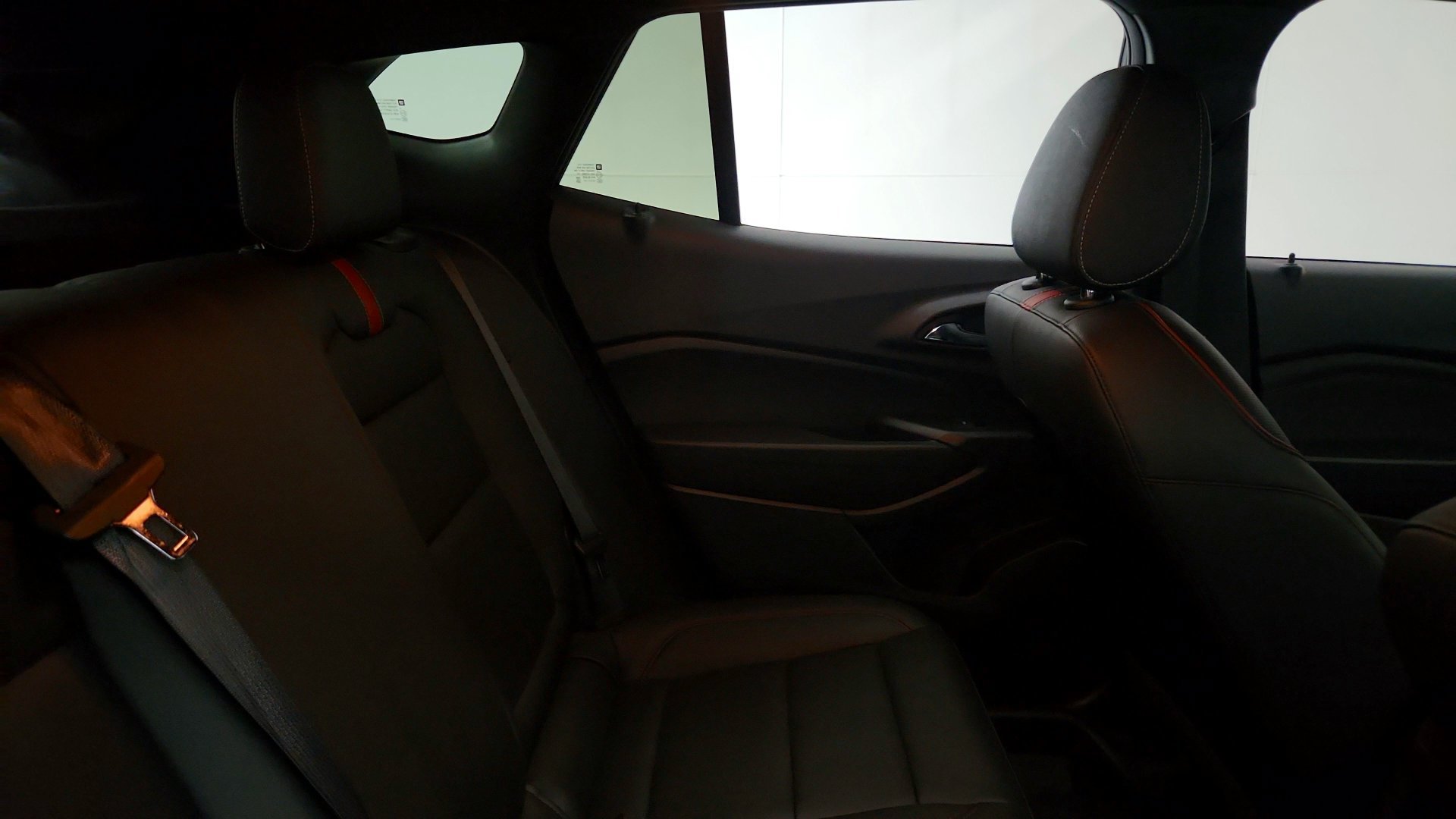 Used 2025 Chevrolet Trax RS w/ Sunroof Package FWD image 28