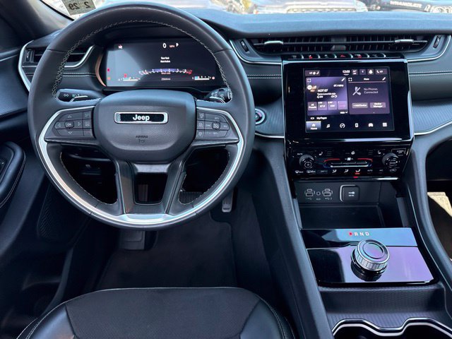 Used 2024 Jeep Grand Cherokee L Laredo AWD/4WD image 21