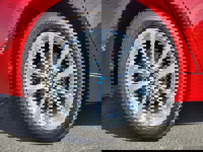 Used 2018 BMW 320i Sedan w/ Convenience Package image 16