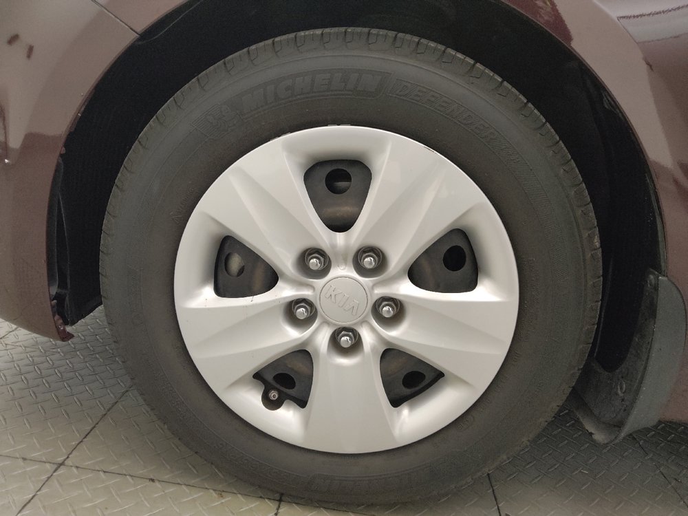 Used 2017 Kia Forte LX FWD image 31