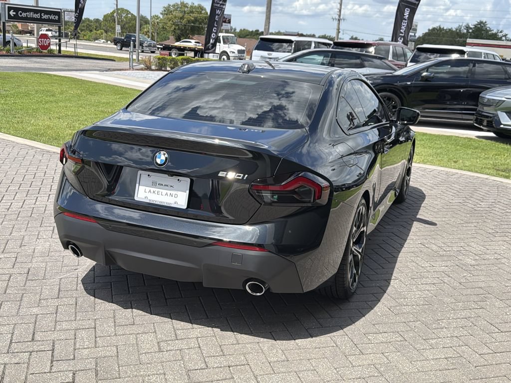 Used 2025 BMW 230i Coupe w/ Premium Package RWD image 6