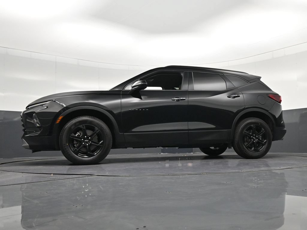 Used 2024 Chevrolet Blazer LT w/ Midnight/Sport Edition FWD image 30
