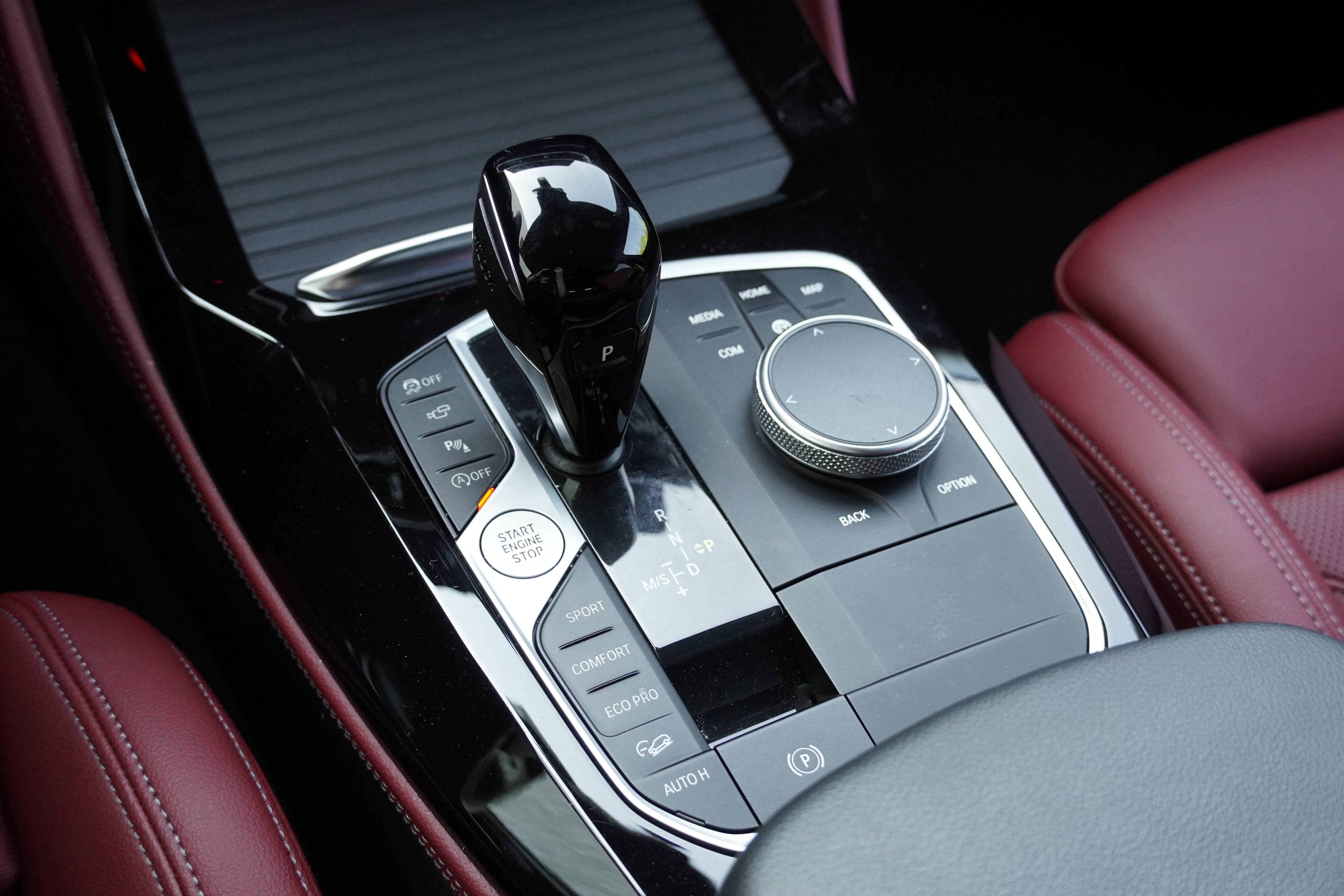 Certified 2025 BMW X4 xDrive30i AWD/4WD image 28
