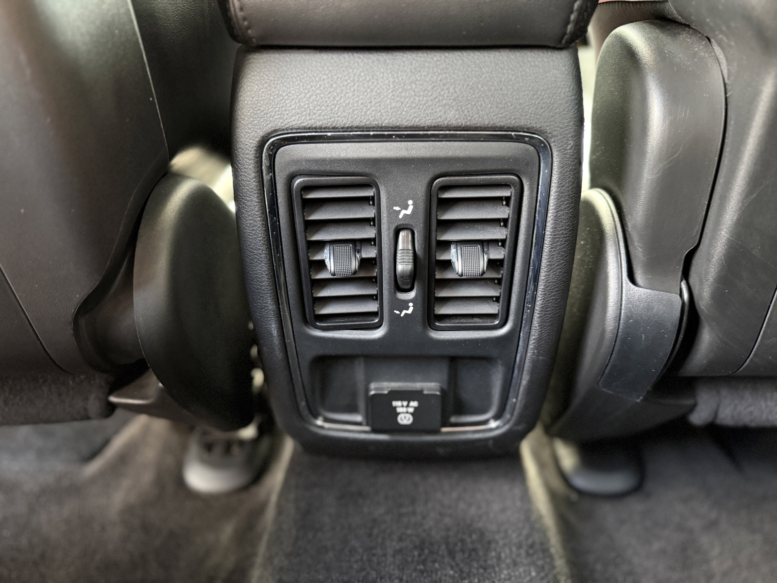 Used 2015 Jeep Grand Cherokee Altitude AWD/4WD image 19