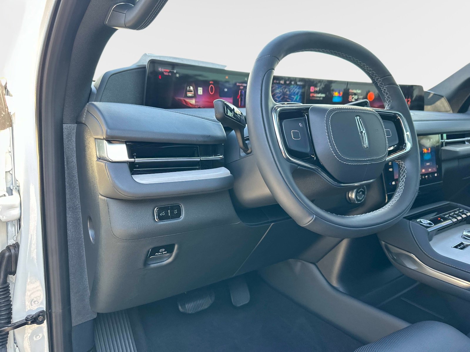 Used 2025 Lincoln Navigator Reserve w/ Jet Appearance Package image 20