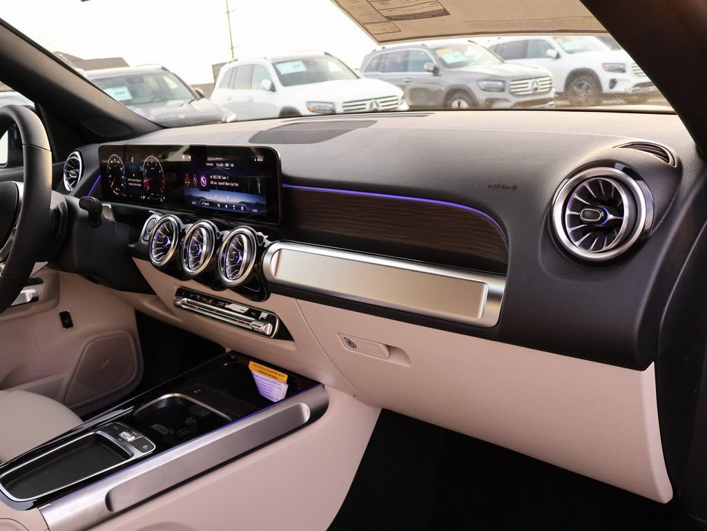 New 2026 Mercedes-Benz GLB 250 4MATIC image 11