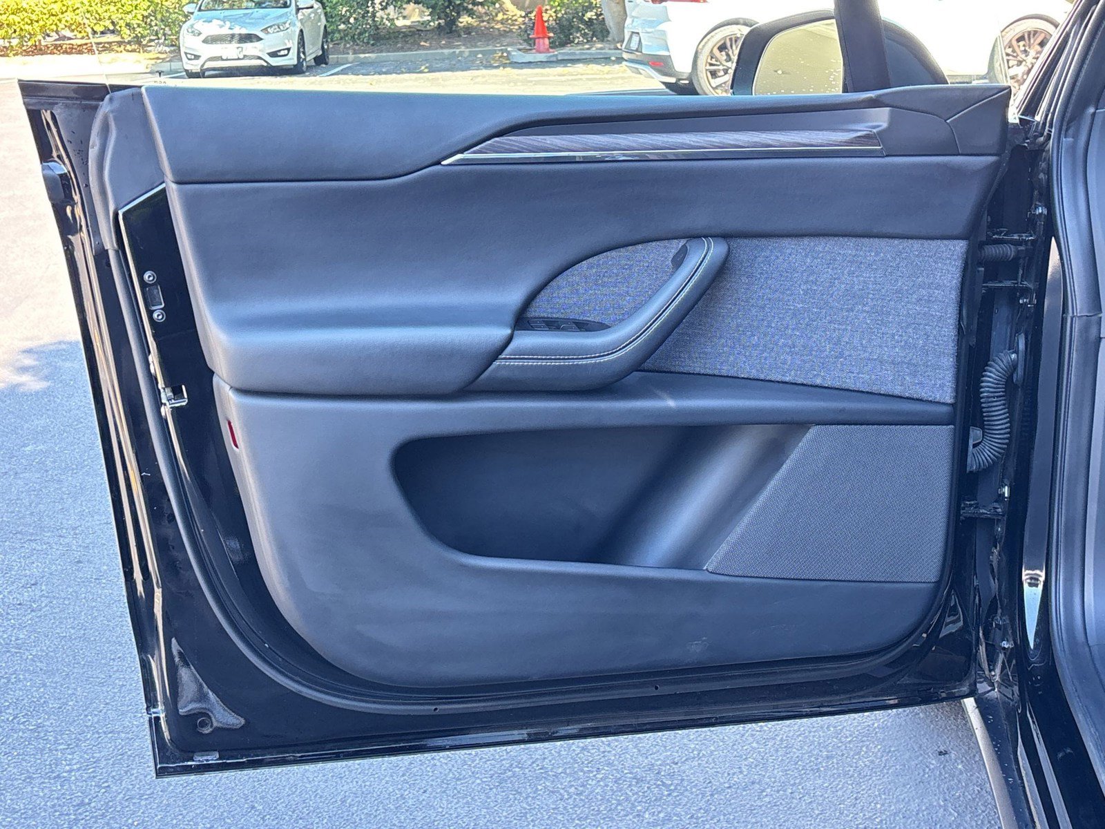 Used 2022 Tesla Model X image 19