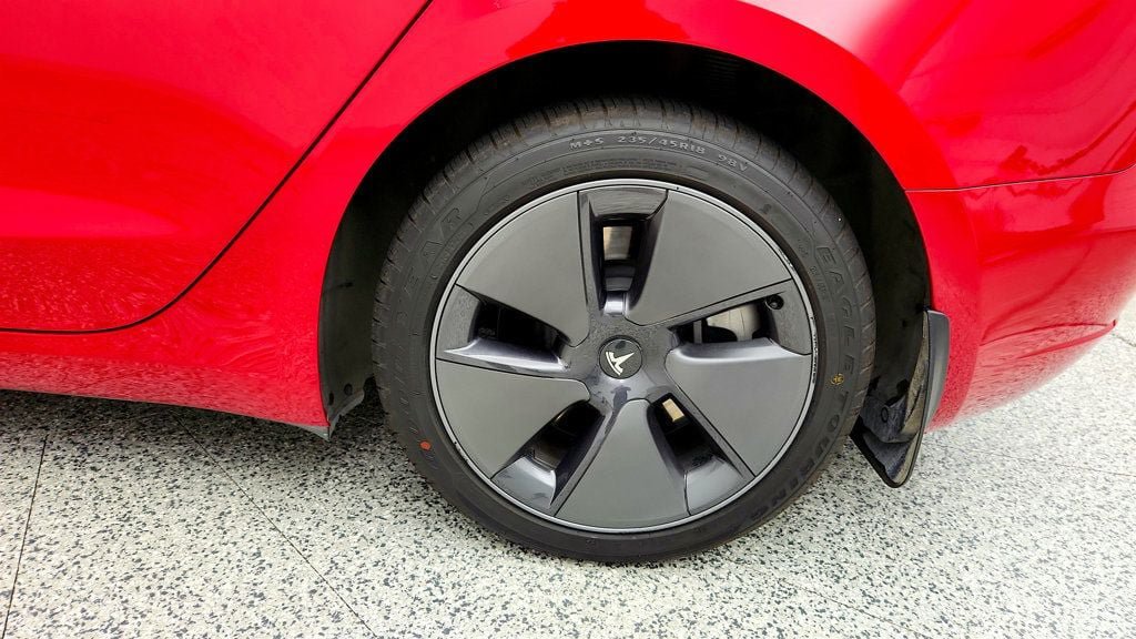 Used 2023 Tesla Model 3 Standard Range RWD image 9