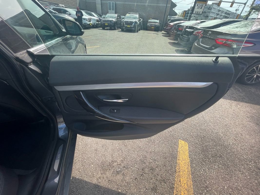 Used 2015 BMW 328i Gran Turismo xDrive image 24