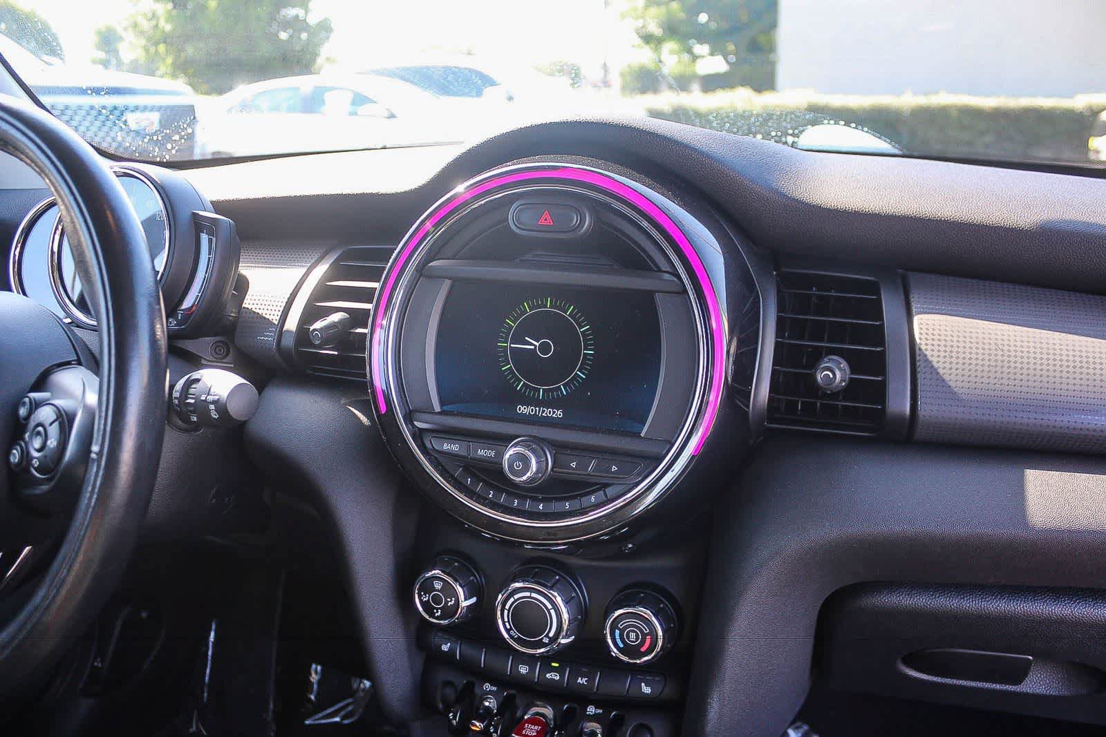 Used 2019 MINI Cooper 2-Door Hardtop w/ Signature Upholstery Package FWD image 16
