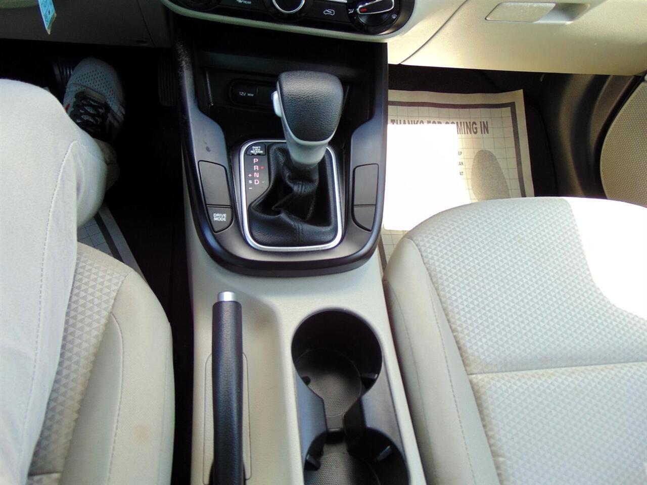 Used 2022 Kia Soul LX image 26