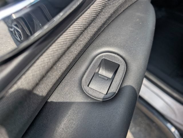 Used 2019 Honda HR-V Sport image 11