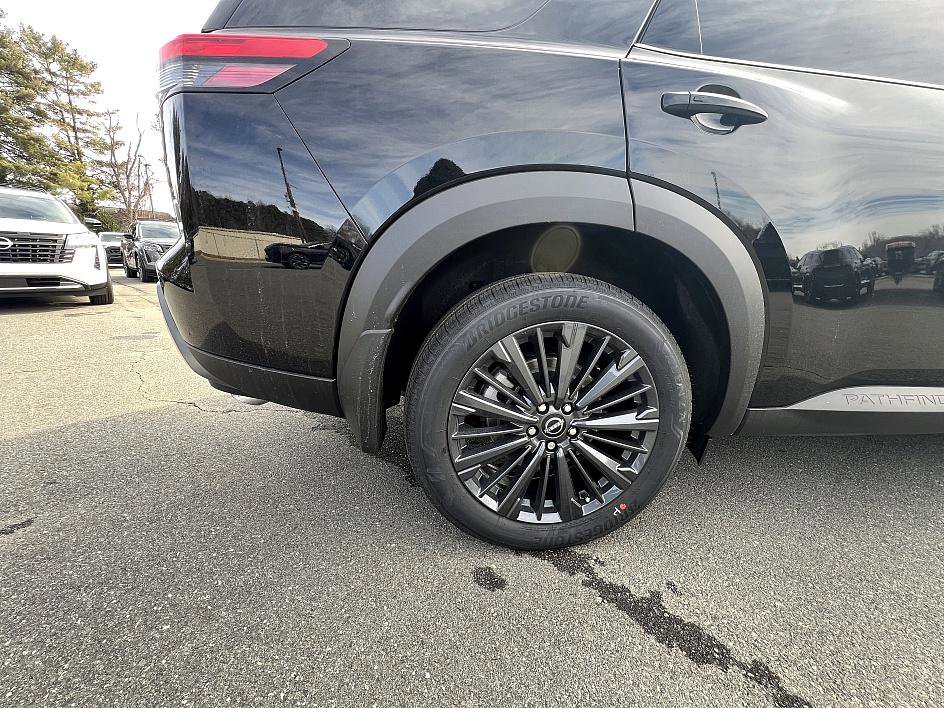 New 2026 Nissan Pathfinder SL image 13