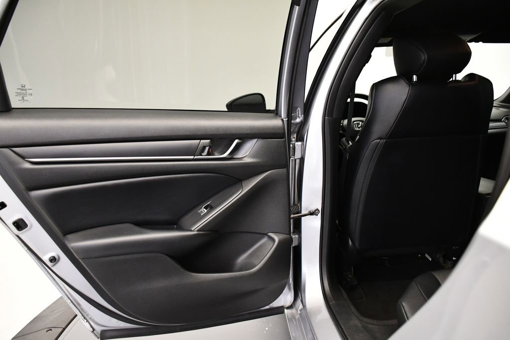 Used 2018 Honda Accord Sport image 36