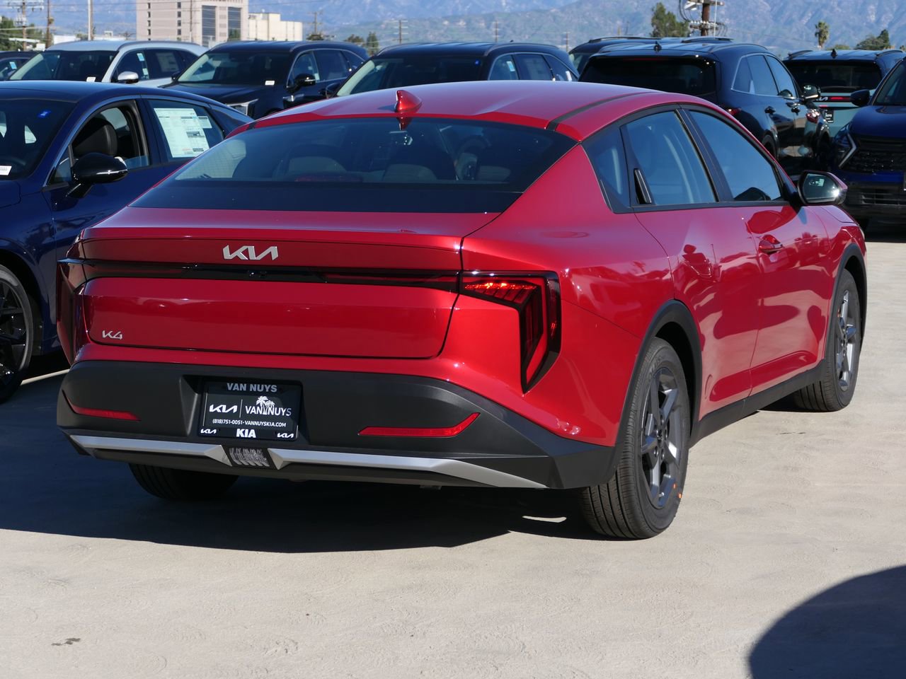 New 2025 Kia K4 LXS image 2