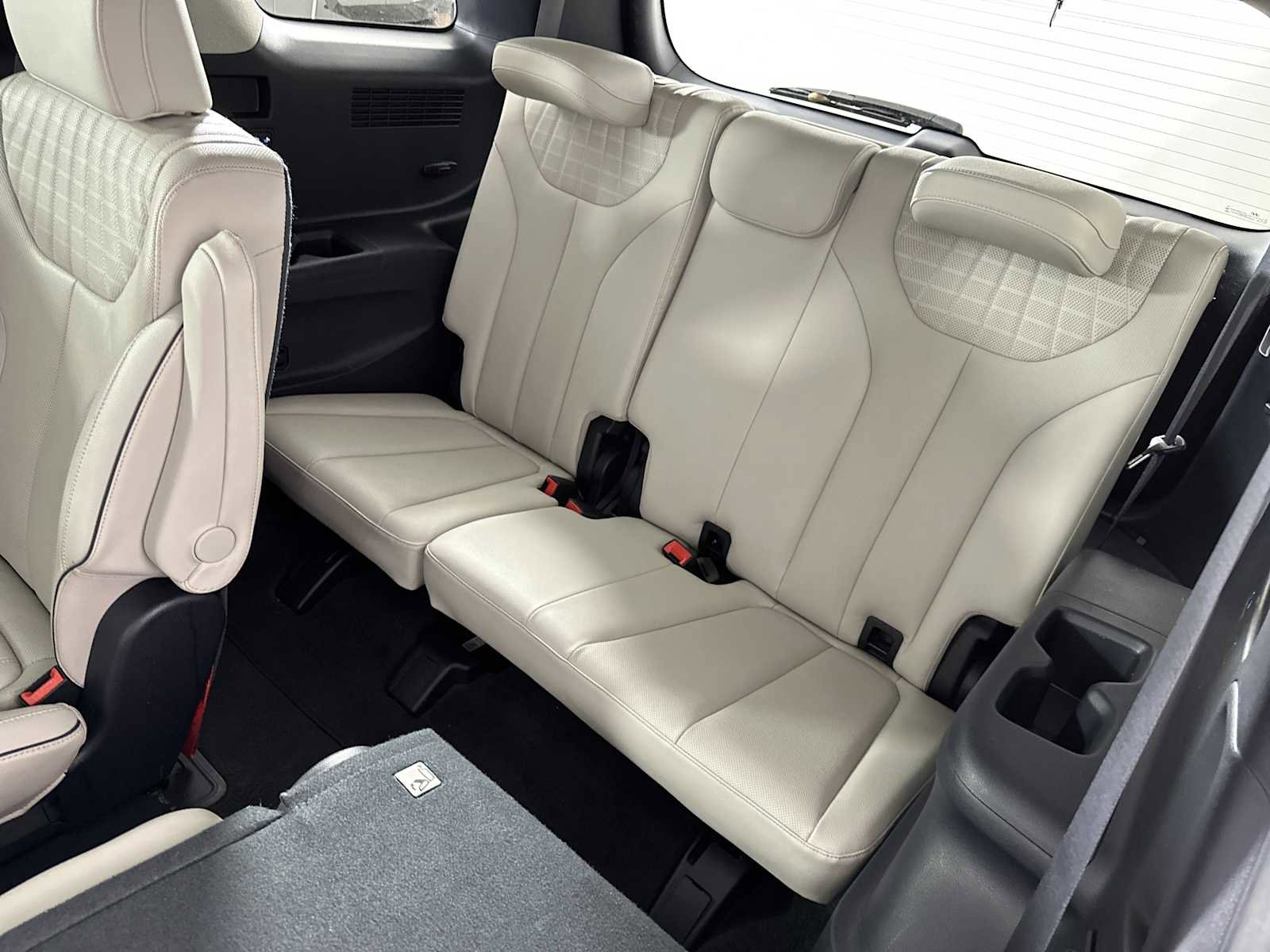 Used 2024 Hyundai Palisade Limited image 25