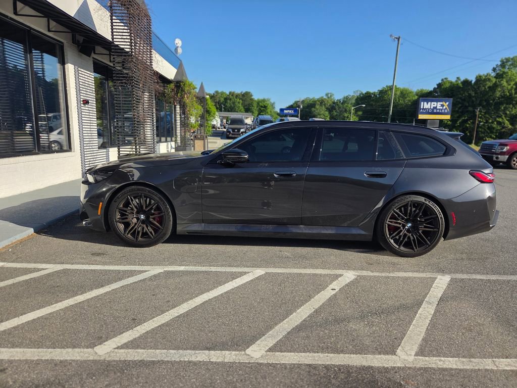 Used 2025 BMW M5 Touring AWD/4WD image 3