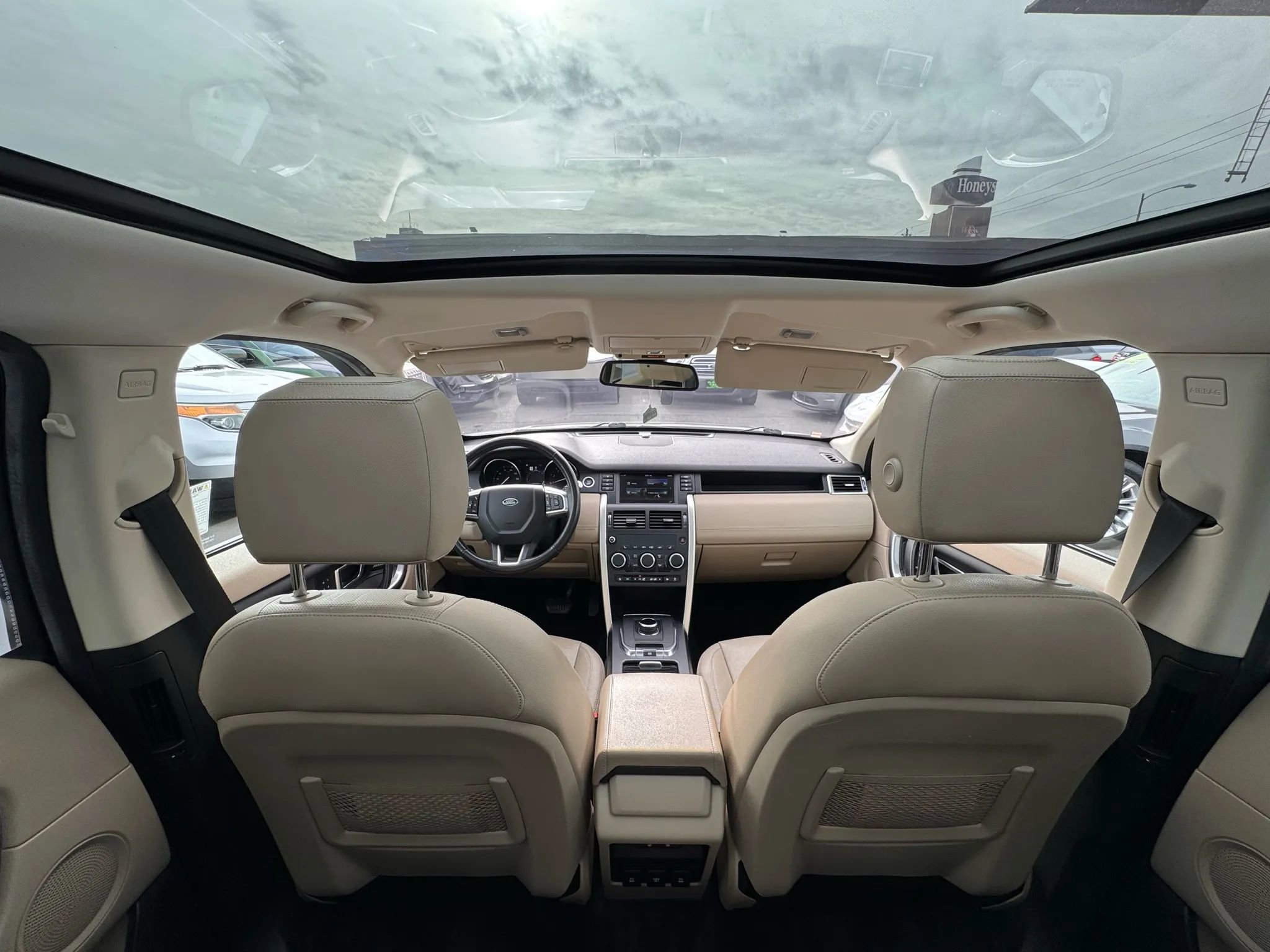 Used 2019 Land Rover Discovery Sport HSE image 19