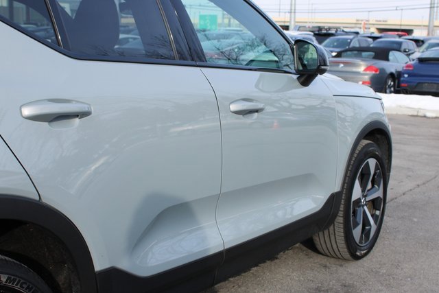 Used 2025 Volvo XC40 B5 Plus image 47