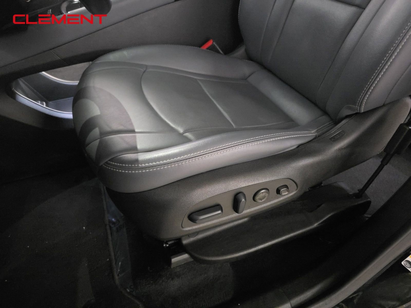 Used 2024 Buick Enclave Premium image 26