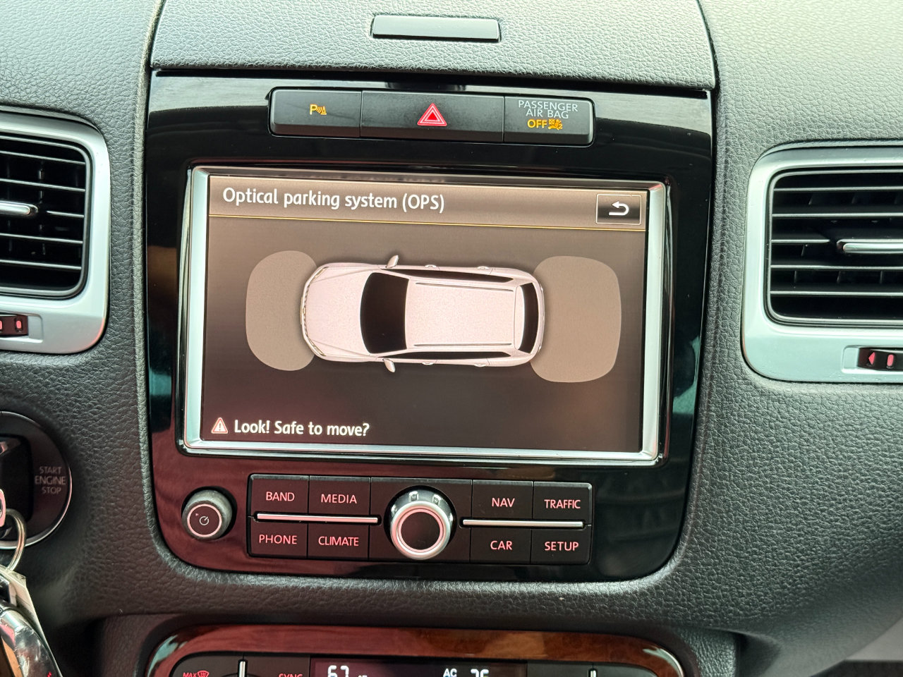 Used 2012 Volkswagen Touareg VR6 image 67