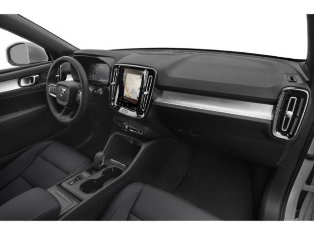 Used 2020 Volvo XC40 T4 Momentum FWD image 16