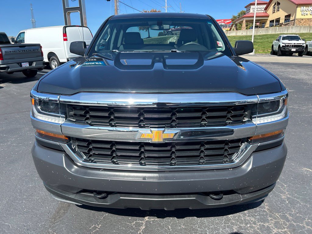 Used 2017 Chevrolet Silverado 1500 W/T w/ Trailering Package AWD/4WD image 2