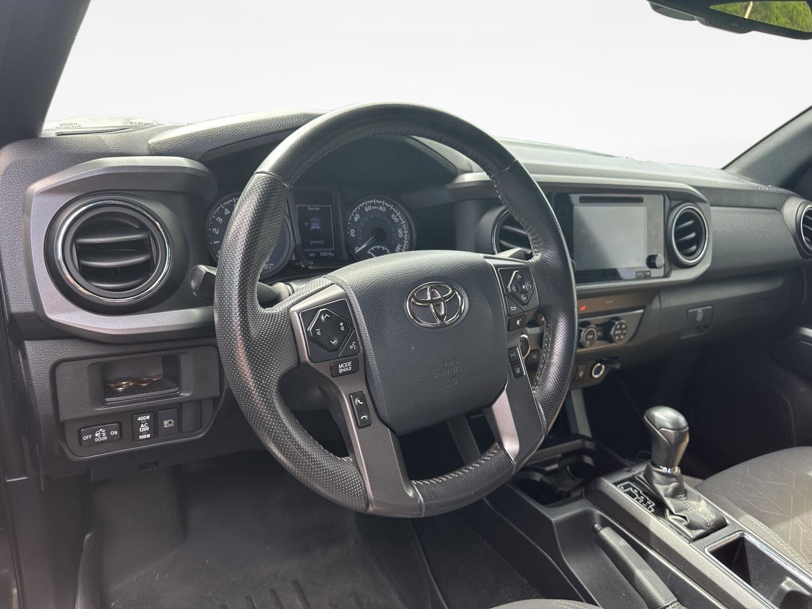 Used 2019 Toyota Tacoma TRD Off-Road AWD/4WD image 10