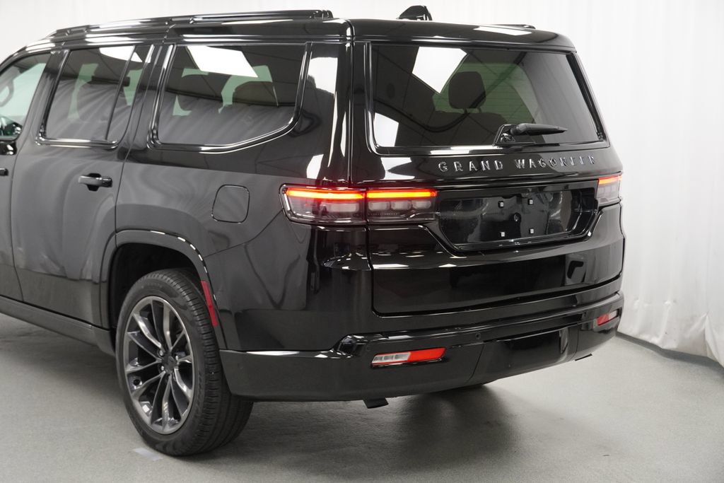 Certified 2025 Jeep Grand Wagoneer Series III w/ Rear Seat Video Group 1 AWD/4WD image 13