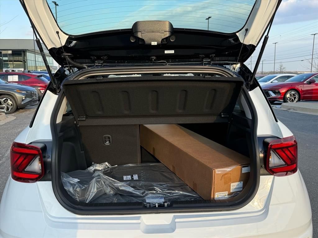 Used 2026 Hyundai Venue SEL image 14