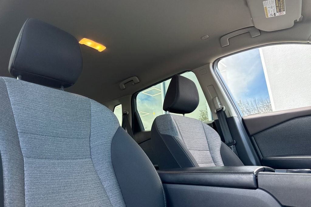 Used 2023 Nissan Rogue SV image 17