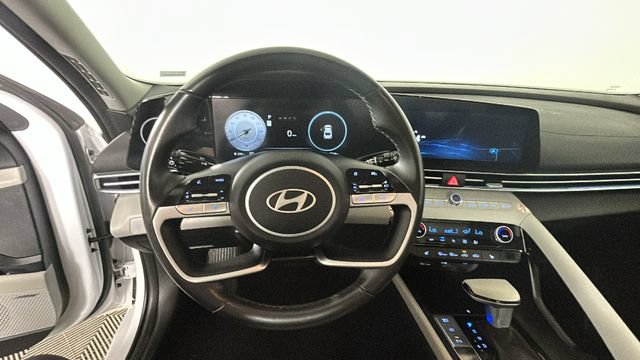 Used 2024 Hyundai Elantra Limited FWD image 15