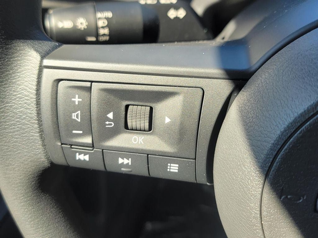 New 2025 Nissan Kicks S w/ Charging Package AWD/4WD image 27