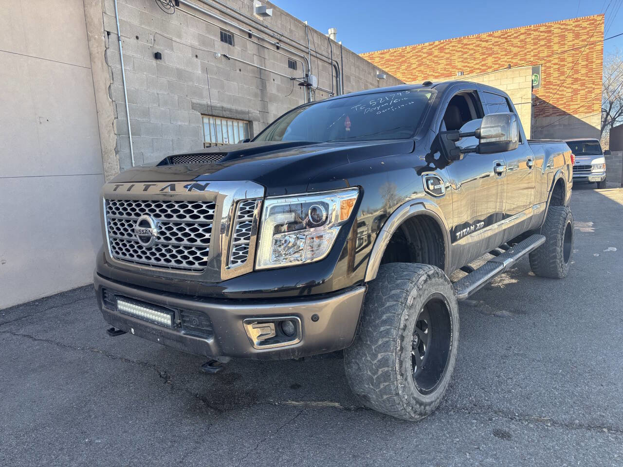 Used 2018 Nissan Titan Platinum Reserve w/ Platinum Utility Package image 4