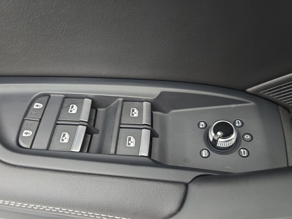 Used 2023 Audi Q5 2.0T Premium Plus w/ Premium Plus Package image 55