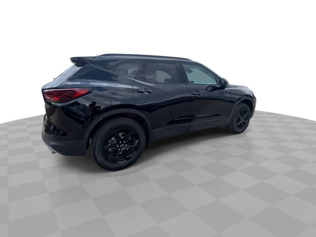 Used 2024 Chevrolet Blazer LT w/ Midnight/Sport Edition FWD image 2
