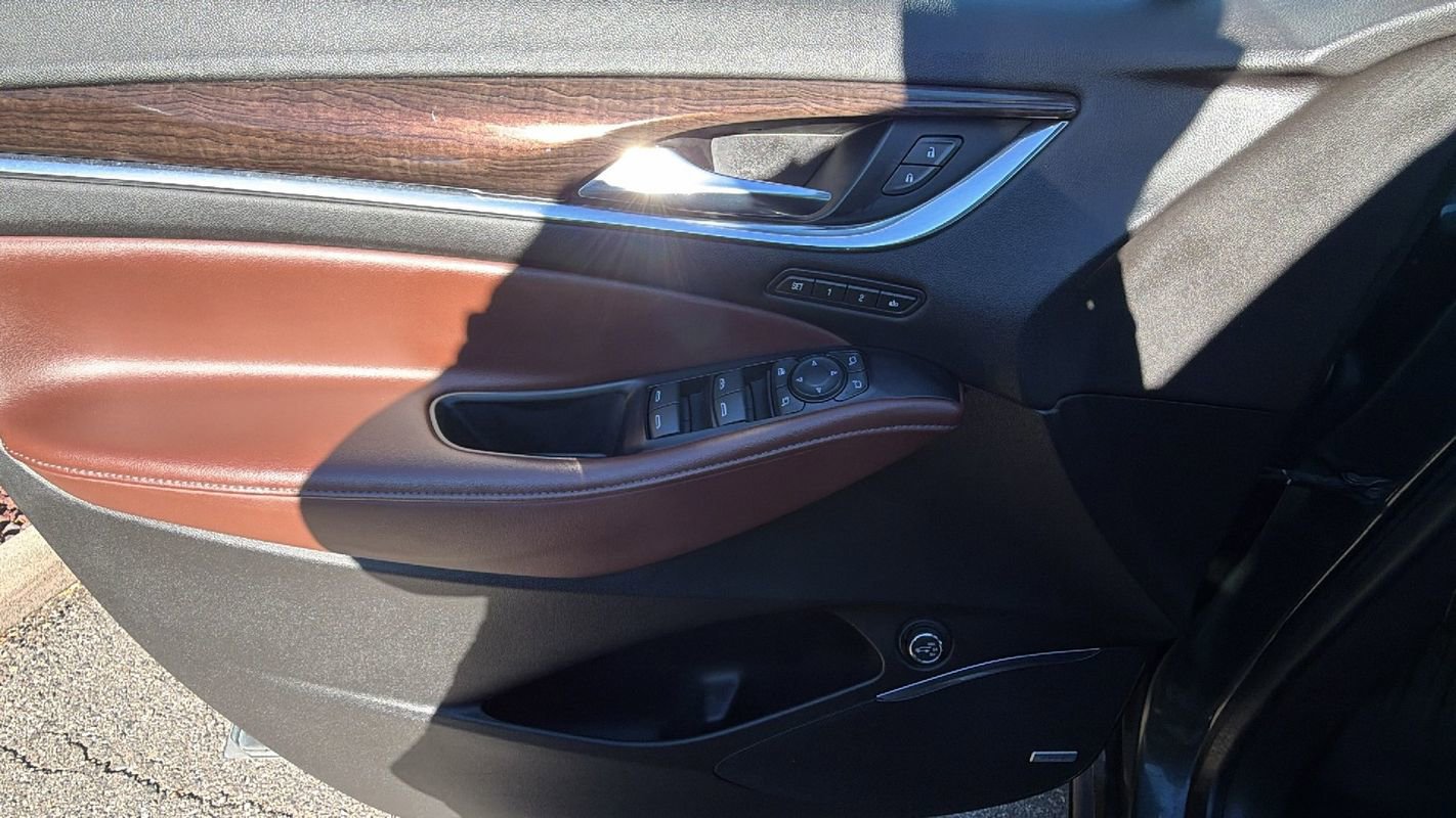 Used 2018 Buick Enclave Avenir w/ Avenir Technology Package image 16