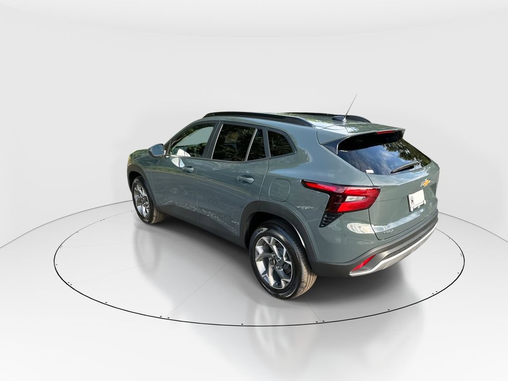 New 2026 Chevrolet Trax LT w/ LT Convenience Package FWD image 6