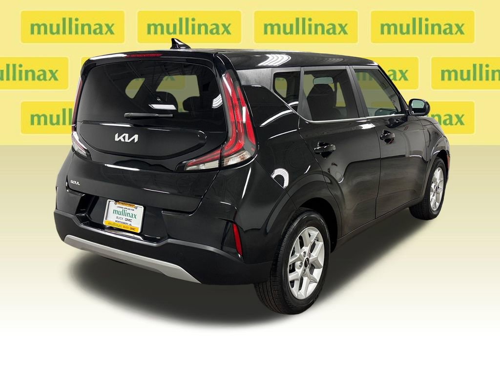 Used 2025 Kia Soul LX w/ LX Technology Package FWD image 18