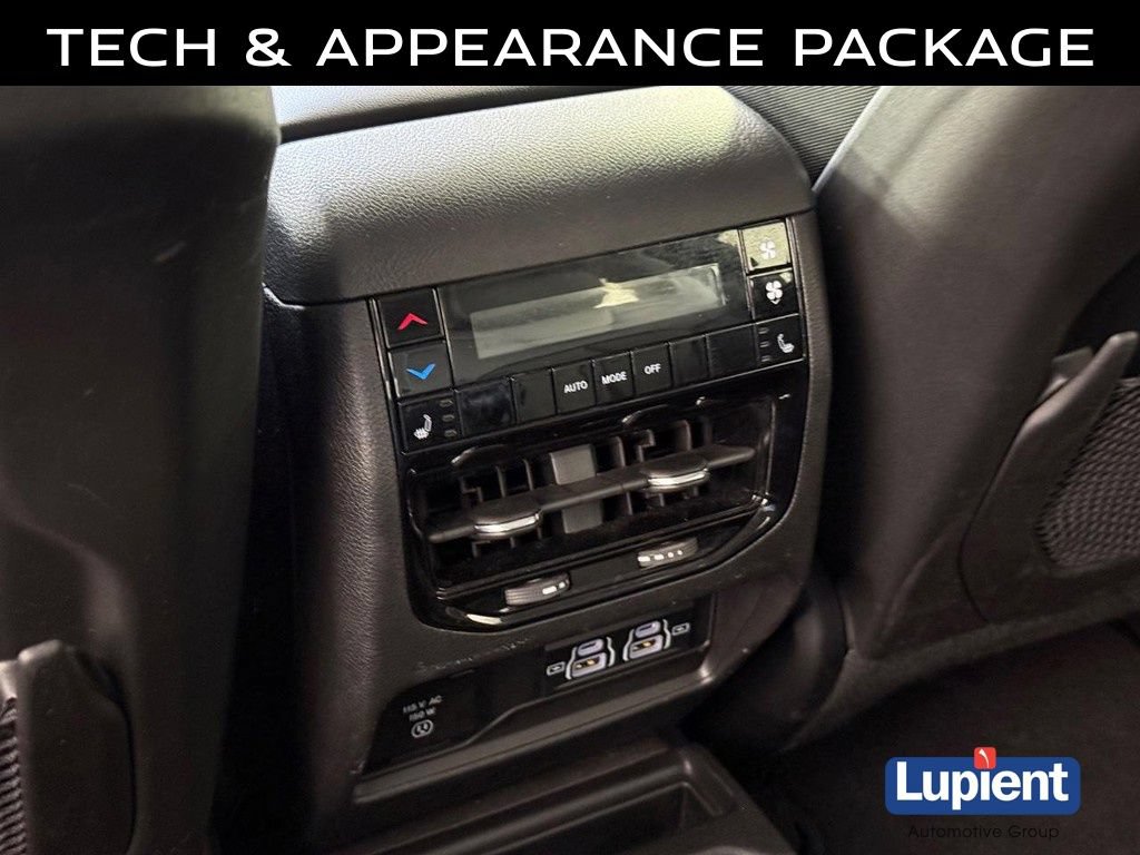 Used 2023 Jeep Grand Cherokee L Limited w/ Luxury Tech Group II AWD/4WD image 23