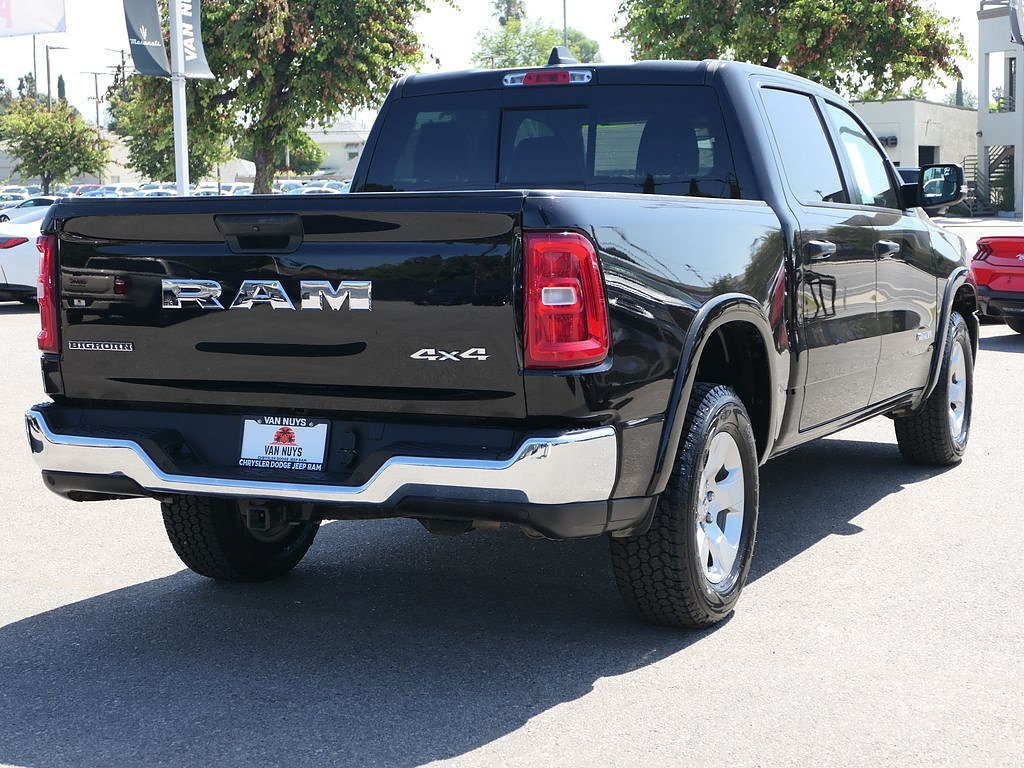 Used 2025 RAM 1500 Big Horn AWD/4WD image 3