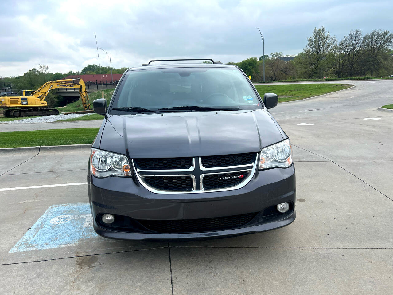 Used 2020 Dodge Grand Caravan SXT image 3