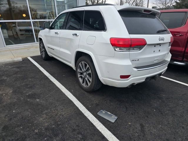 Used 2017 Jeep Grand Cherokee Overland w/ Jeep Active Safety Group image 4