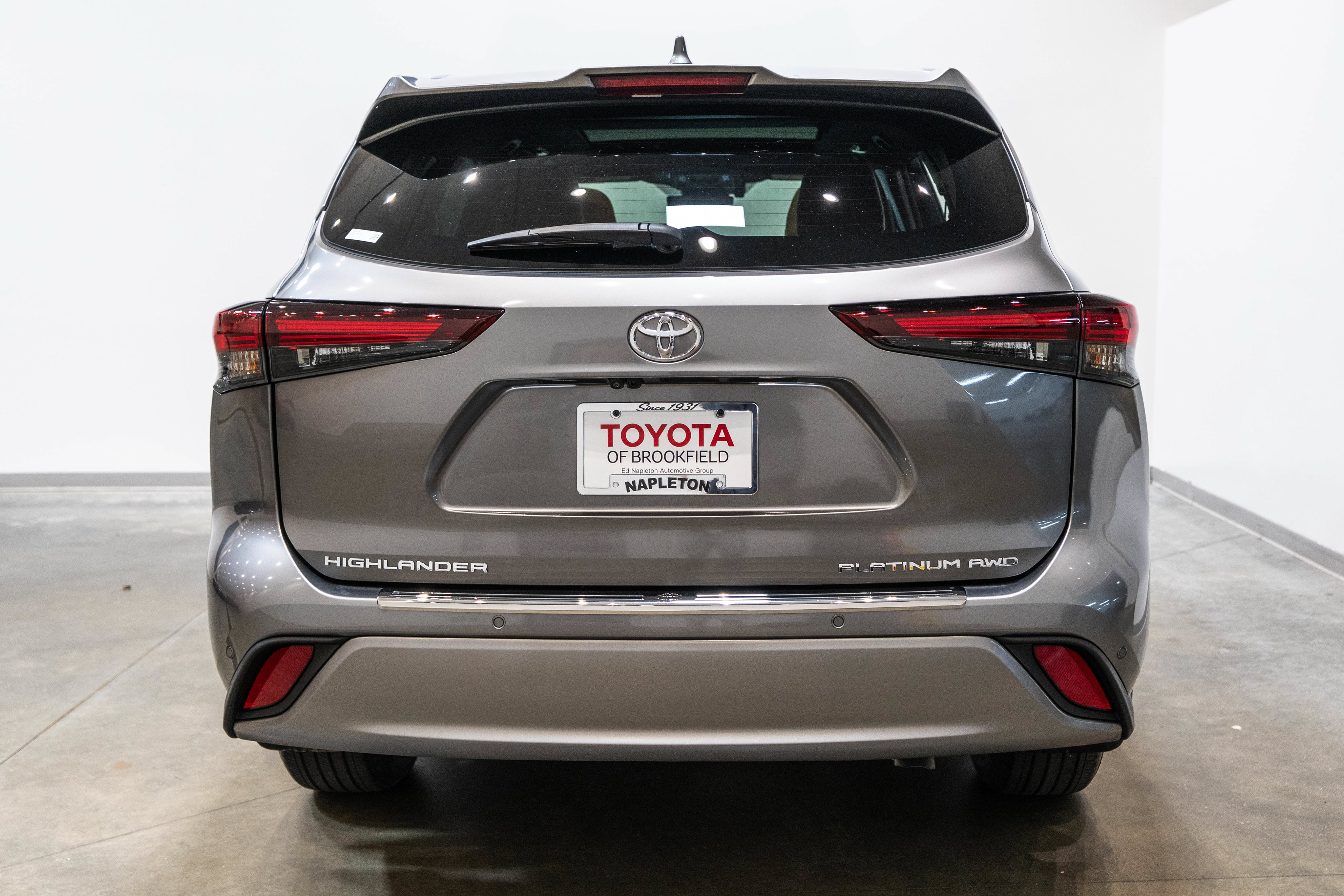 Certified 2026 Toyota Highlander Platinum AWD/4WD image 8